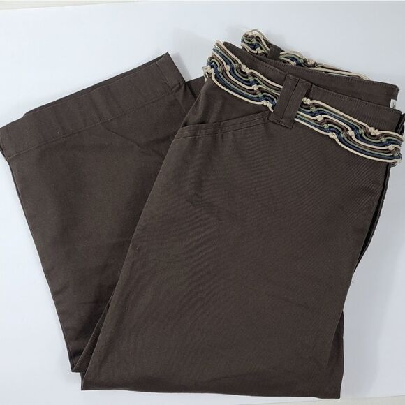 Lee Brown Woven Belt Capris - Picture 3 of 8